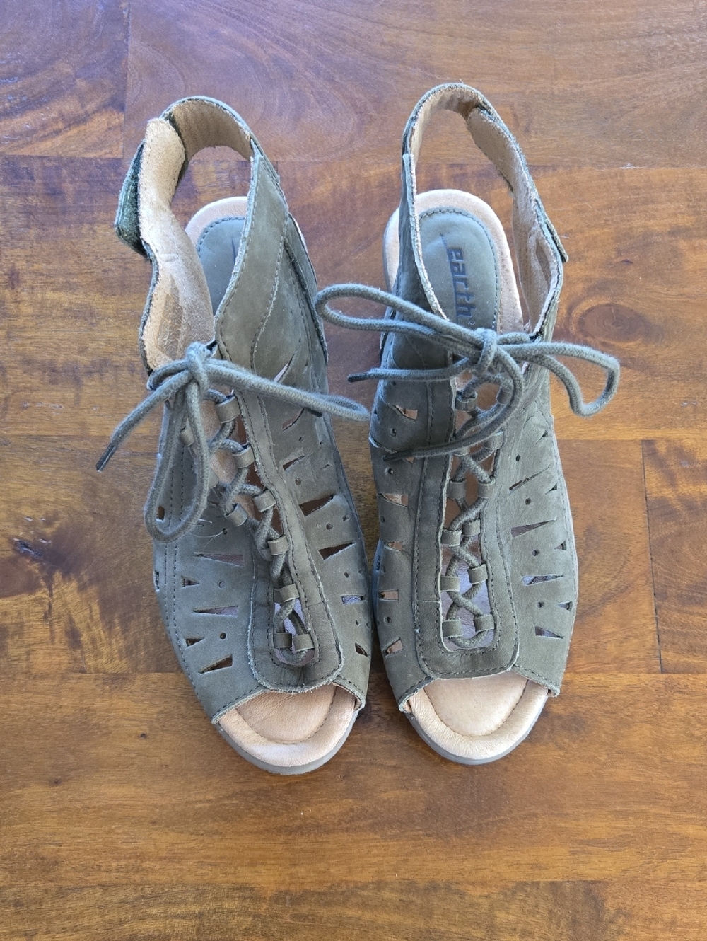 Earth Shoes Olive Green Suede Lace-Up Peep Toe Slingback Sandals Size 7.5 - Picture 2 of 12